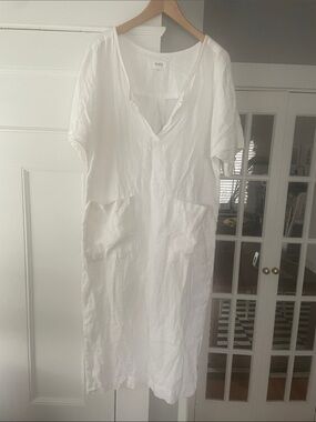 MATE the Label White 100% Linen Shift Dress with Pockets